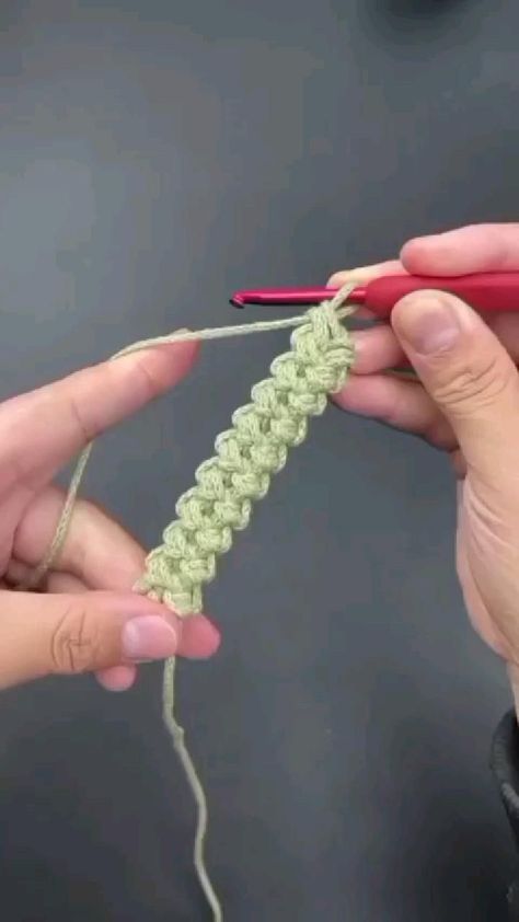 Projek Mengait, Motif Kait, Crochet Stitches Guide, Crochet Stitches Unique, Crochet Stitches Free, Crochet Cord, Easy Crochet Stitches, Sweater Knitting, Gelang Manik