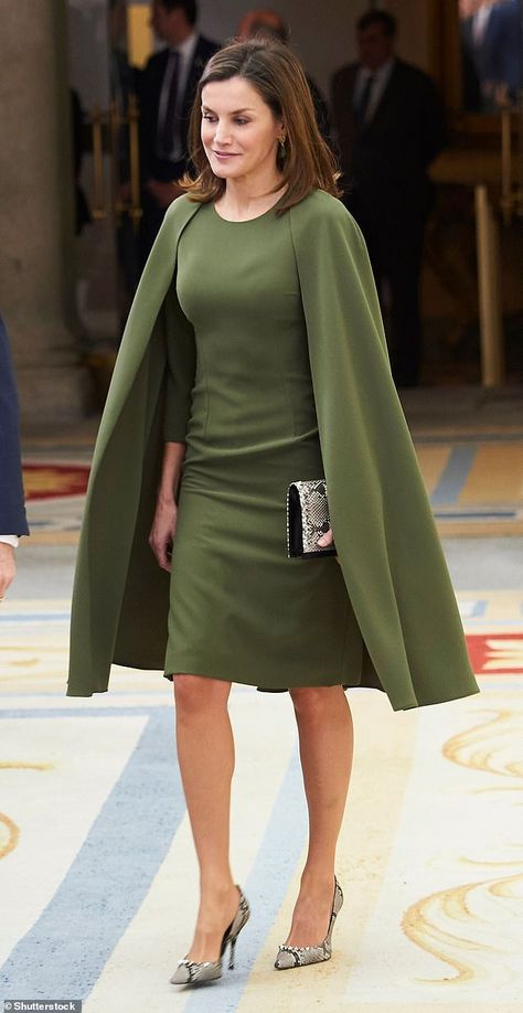 Queen Letizia Outfits, 20 Years Of Marriage, Queen Of Spain, Vibrant Outfits, Longer Legs, Spain Fashion, Mango Dress, Chic Summer Outfits, Business Chic