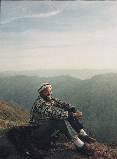 Marvin Gaye, 1972, by Annie Leibovitz for Rolling Stone. Annie Leibovitz, Marvin Gaye Outfit, Nona Gaye, Magnificent 7, Annie Leibovitz Photography, Funk Music, Celebrity Music, Soul Singers, This Is Your Life