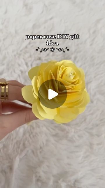 Tami🌟 on Instagram: "DIY paper rose tutorial 💐 #diy #paperflower #paperrose #craftideas #diyideas #diys #craftideas #giftideas" How To Make Rose Paper Flower, How To Make A Paper Rose, Diy Roses Paper, Diy Gift Paper, Paper Rose Tutorial, Paper Roses Tutorial, Diy Paper Rose, Diy Paper Roses, Diy Gifts Paper