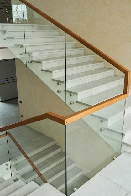Staircase Glass Design, Reling Design, Glass Stairs Design, Glass Staircase Railing, Wooden Handrail, Glass Railing Stairs, Window Glass Design, Staircase Design Modern, Staircase Railing Design