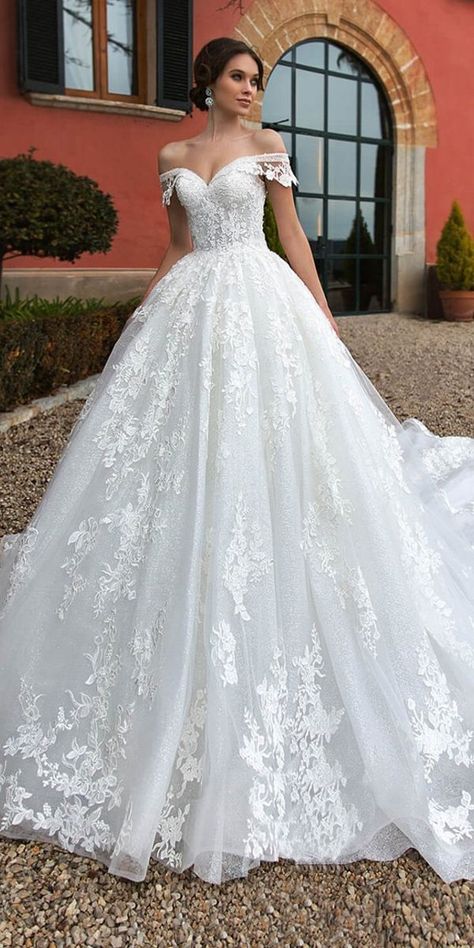 [CommissionsEarned] 97 Trendiest Off Shoulder Wedding Dress Ball Gown Advice You Have To See Quickly #offshoulderweddingdressballgown Stunning Wedding Dresses, Pearl Wedding Dress, Lovely Wedding Dress, 파티 드레스, Pretty Wedding Dresses, Ball Gown Wedding Dresses, Gown Wedding Dresses, White Wedding Dress, Cute Wedding Dress