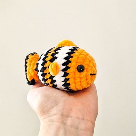 Amigurumi Patterns, Crochet Clown Fish Pattern Free, Clownfish Crochet Pattern Free, Crochet Nemo Pattern Free, Nemo Crochet Pattern Free, Crochet Clown Fish, Finding Nemo Crochet, Nemo Crochet Pattern, Amigurumi Fish Free Pattern