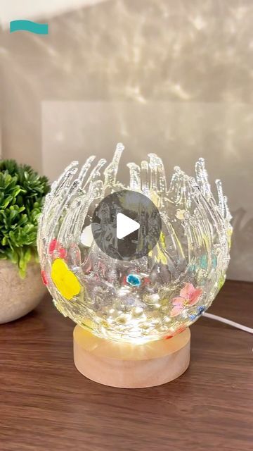 Resin Lamps Diy, Art With Balloons, Resin New Idea, How To Work With Resin, Resin Memorial Ideas With Ashes, Uv Resin Craft Ideas, Resin Art Ideas Projects, Expositharz Diy, Resin Lamp Ideas