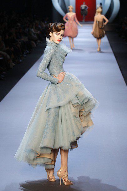 John Galliano, Istoria Modei, Mode Retro, Christian Dior Haute Couture, Dior Haute Couture, فستان سهرة, Stil Inspiration, 여자 패션, Mode Vintage