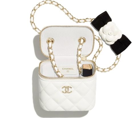 Couture, Coco Chanel Bags, Tas Lv, Chanel Vanity, Moda Aesthetic, Tas Chanel, Produk Apple, Small Vanity, Mode Chanel