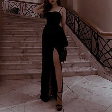 Black Aesthetic Dress Korean, Black Aesthetic Dress Prom, Black Mafia Dress, Classy Black Dress Aesthetic, Black Aesthetic Dress, Red Hoco Dress, Mafia Dress, Mafia Wives, Black Dress Aesthetic