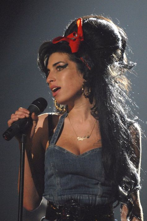 Amy Winehouse's Stylist Remembers Dressing the Late Artist Sanaa Lathan, Alyssa Milano, Amy Winehouse Style, Amy W, Amazing Amy, Photographie Portrait Inspiration, Courtney Love, Park Shin Hye, Janis Joplin