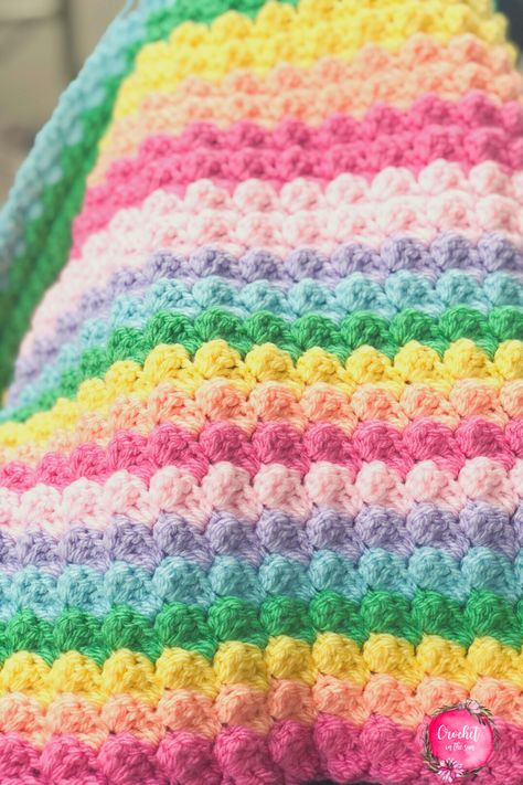 Couture, Crochet Blanket Chart, Rainbow Crochet Blanket Pattern, Crochet Blanket Ideas, Crochet Blanket Rainbow, Modern Haken, Crochet Blanket Stitch Pattern, Striped Crochet Blanket, Baby Afghan Crochet Patterns