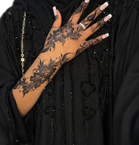 Nail Henna, Wedding Henna Designs, Simple Mehandi, Henne Tattoo, Cute Henna Designs, Cute Henna Tattoos, Henna Style Tattoos, Modern Mehndi, Tattoos Henna