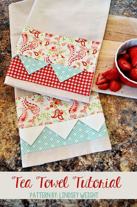19 Colorful Handmade Gift Ideas | Diy Fall Dish Towels, Toweling Fabric Projects, Dish Towel Crafts, Tea Towels Diy, Diy Sewing Gifts, Diy Towels, Sewing Projects Free, Towel Crafts, Diy Gifts For Friends