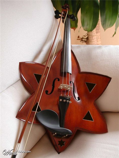 David's Violin By millionaire Cool Violins, Violin Design, Violin Art, Art Musical, Instruments Art, Violin Music, All About Music, Musical Art, I'm With The Band