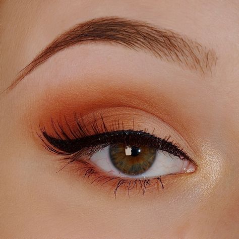 Makeup Looks Orange Smokey Eye, Makeup On Eyes, Gold Orange Eye Makeup, Rust Color Makeup, Light Orange Eye Makeup, Orange Tone Eyeshadow Looks, Subtle Orange Makeup Looks, Light Orange Eyeshadow, Soft Orange Makeup Look