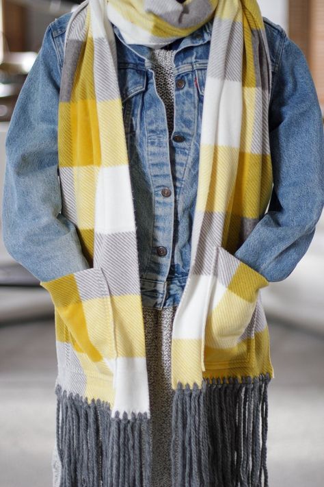 DIY Fleece Pocket Scarf | eHow Couture, Ponchos, Cold Weather Sewing Projects, Fleece Scarf Pattern, Fleece Diy, Fleece Sewing, Fleece Sewing Projects, Sewing Scarves, Fleece Crafts