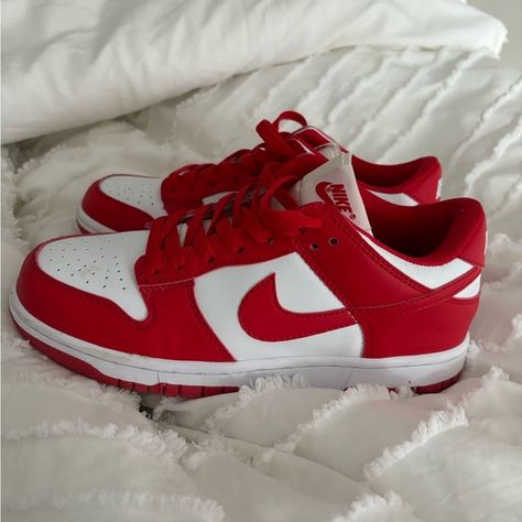 Red Nike Dunk Lows Red Dunks, Nike Shoes Red, Nike Dunk Lows, Pretty Sneakers, Dunk Lows, Nike Shoes Women Fashion, Shoes For School, Back To School Shoes, Pretty Shoes Sneakers