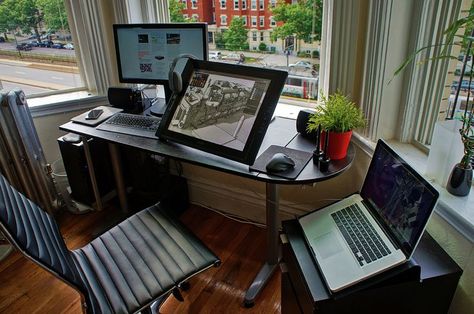 artist's studio office cintiq - Pesquisa Google Cintiq Setup, Cintiq Workspace, Artist Workspace, Art Studio Room, Studio Office, Workspace Inspiration, Gaming Room Setup, Studio Room, Office Workspace