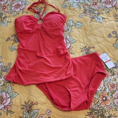 Brand New With Tags Attached Please See Pictures For Details Tropical Aesthetic, Underwire Tankini Tops, Black Tankini, Modest Swimwear, Cute Bathing Suits, Pink Swimsuit, Black Swimwear, Summer Swim Suits, Cute Swimsuits