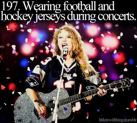 Little Taylor Swift things! ♥ Wearing football and hockey jerseys during concerts. Country Music Stars, Taylor Swift Football Jersey, Taylor Swift Football, Little Taylor Swift, Taylor Swift Things, Fearless Era, Swift Facts, Taylor Swift Fearless, Taylor Swift Facts