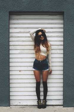 90s Grunge, Tumblr, Socks And Shorts Outfit, Star Eyes, Estilo Grunge, Style Grunge, Grunge Look, Shorts Outfit, Long Socks