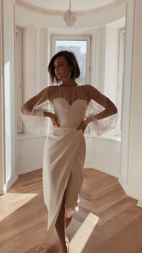 Simple Dresses For Engagement Party, Mid Length Dresses Classy, Civil Wedding Dresses Classy, Wedding Dresses Flowy Sleeves, Simple Engagement Dress, Wedding Dresses Zuhair Murad, Wedding Dress Corset, Romantic Wedding Dress, Engagement Party Dresses