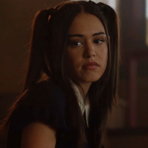 Face Claims Celebrities, Josie Saltzman Aesthetic, Legacies Josie, Josie Saltzman Icons, Jo Aesthetic, Dark Josie, Kaylee Kaneshiro, Legacies Cast, Tvd Characters