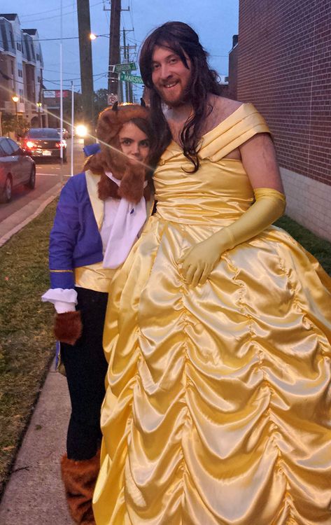 Disney Couple Costumes, Cute Couples Costumes, Halloweenský Makeup, Halloween Parejas, Funny Couple Costumes, Kostuum Halloween, Unique Couple Halloween Costumes, Funny Couple Halloween Costumes, Duo Costumes