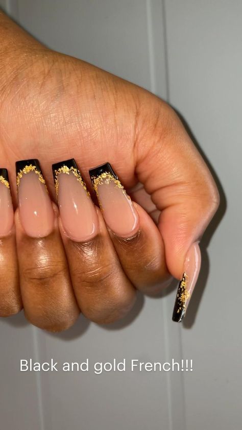 Graduation Nails Gold, Acrylic Nails Graduation, Gold Nails French, Black Prom Nails, Nails Graduation, Black Gold Nails, Gold Acrylic Nails, Acryl Nails, Gold Nail Designs