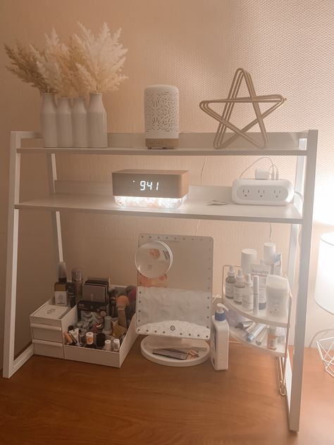 Dorm Desk Organizer, Tan And White Dorm Room, Cream Dorm Room Aesthetic, Dorm Wall Storage Ideas, Shelf Decor Dorm, College Desk Organization Dorm, Dorm Vanity Desk, Dorm Night Stand, Dorm Desk Organization Aesthetic