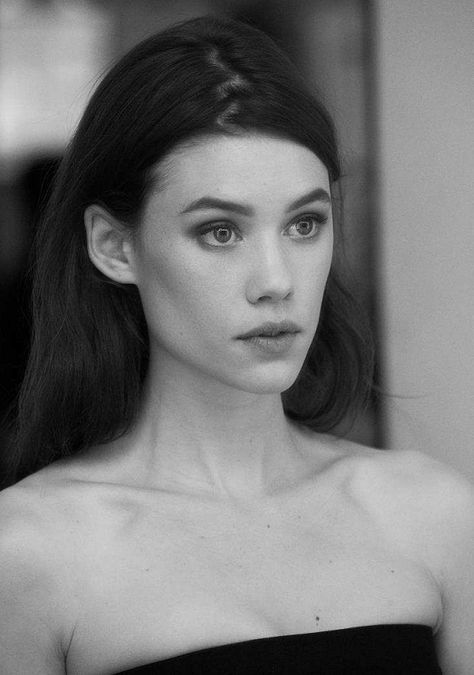 Àstrid Bergès-Frisbey Tumblr, Astrid Berges Frisbey, Girls Run The World, French Beauty, Nose Job, Celebrity Beauty, Aesthetic Beauty, Beauty Queens, Female Portrait