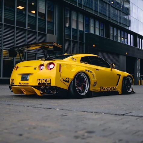 "Yellow 👋… " Nissan GT-Rs   #Car #Cars Mid Size Sedan, Nissan Gtr 35, Nissan Sports Cars, Gtr Nissan, Nissan R35, Nissan March, New Titan, Nissan Titan Xd, R35 Gtr