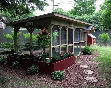 Reban Ayam, Chicken Coop Ideas, Backyard Coop, Easy Chicken Coop, Chicken Barn, Portable Chicken Coop, Backyard Chicken Coop Plans, Coop Ideas, Coop Design