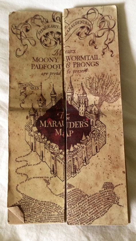 Maraurder's Map! Maurders Map, Mauraders Map, Exhibition Display Design, Harry Potter Painting, Harry Potter Printables, Harry Potter Poster, Game Room Basement, Anniversaire Harry Potter, Harry Potter Birthday Party