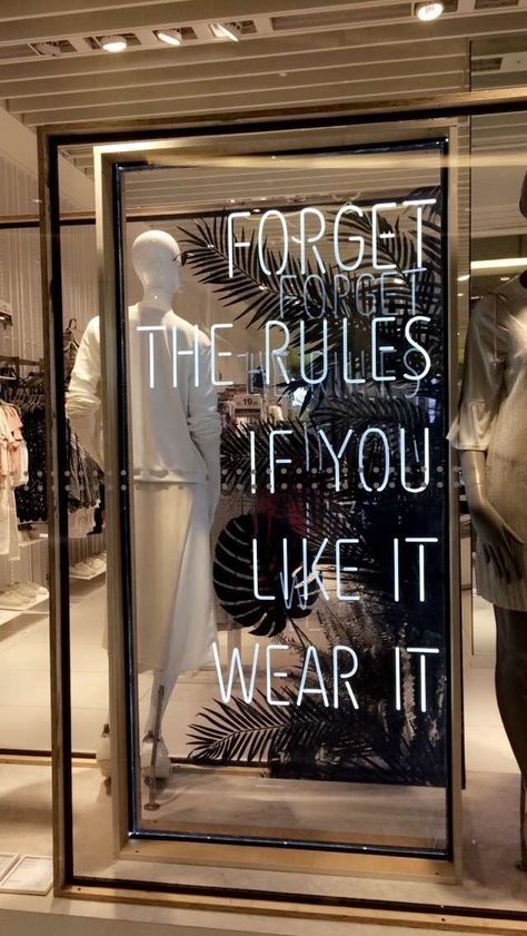 Quotes For Boutiques Wall Art, Clothes Store Decor, Neon Sign For Boutique, Boutique Wall Decor Ideas, Neon Boutique Sign, Fashion Neon Signs, Boutique Picture Wall, Boutique Wallpaper Ideas, Retail Interior Design Boutique Clothing Stores