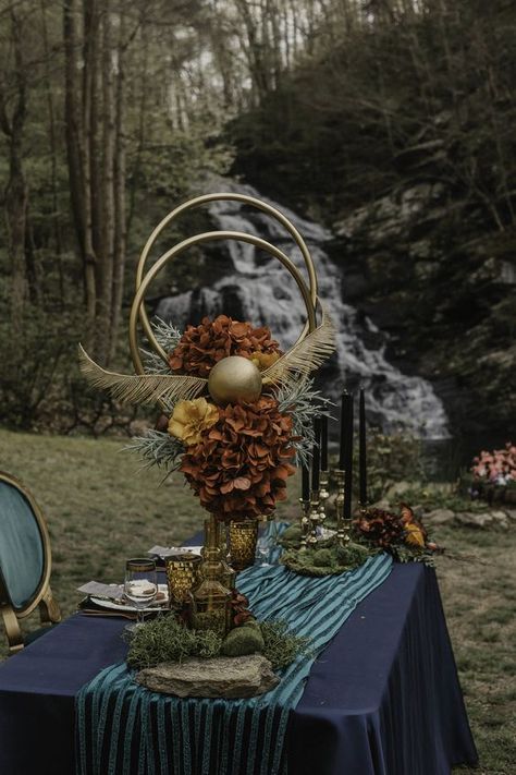 Harry Potter Wedding Ideas To Charm Your Guests | weddingsonline Harry Potter Themed Wedding Centerpieces, Harry Potter Beach Wedding, Harry Potter Style Wedding, Harry Potter Themed Centerpieces, Harry Potter Aesthetic Wedding, Simple Harry Potter Wedding, Harry Potter Flower Arrangement, Harry Potter Center Piece, Harry Potter Floral Arrangements