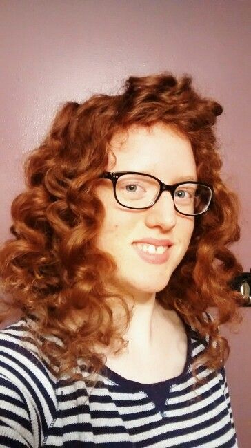 Redhead pin-curls ginger curly hair medium length Celtic Irish Curly Hair, Curly Hair Medium Length, Ginger Curly Hair, Curly Hair Medium, Pin Curls, Hair Medium, Irish Celtic, Medium Length Hair Styles, Medium Length