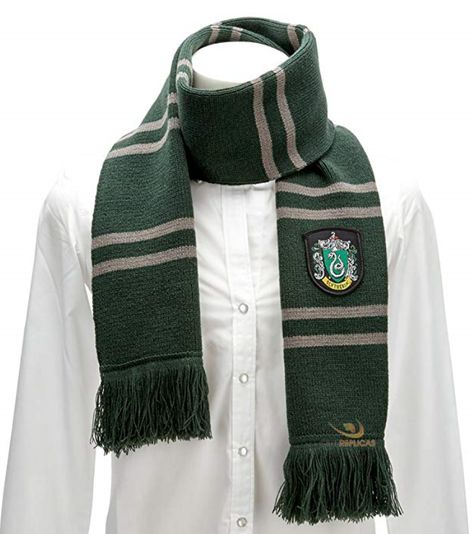 Tricot Harry Potter, Slytherin Scarf, Kostüm Halloween, Harry Potter Scarf, Wool Knit Scarf, Cupcake Logo, Slytherin And Hufflepuff, Cape Costume, Silver Scarf