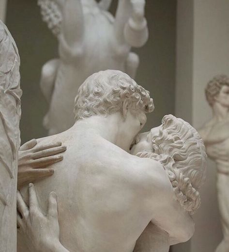 Image discovered by R o s i é. Find images and videos about art, vintage and couple on We Heart It - the app to get lost in what you love. Love Statue, Istoria Artei, Greek Statues, Image Film, Art Ancien, Greek Sculpture, Love Languages, White Aesthetic, Aesthetic Art