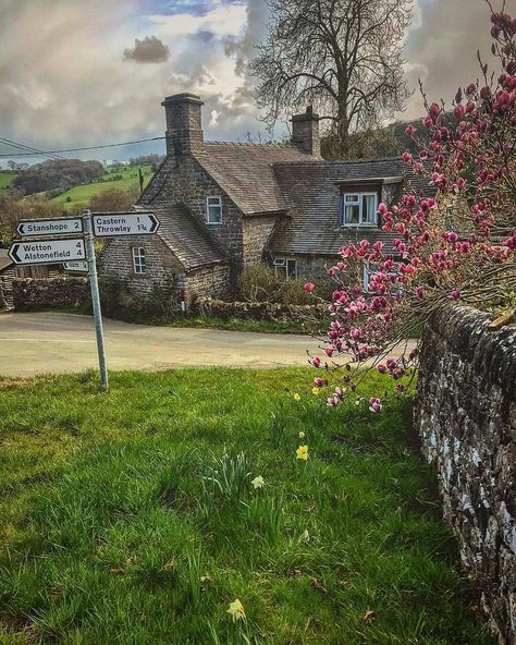 🔸 Tag #Excellent_Britain 🔸 on Instagram: “. Photographer: @ladynicking Selected by: @carorice_photography Location: Ilam, Stoke-on-Trent . C O N G R A T U L A T I O N S ! Thank you…” Stoke On Trent, England, Photography Location, Travel Diaries, Location Photography, Travel Diary, R A, The Selection, Thank You