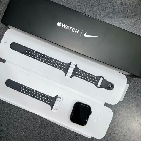 Apple Watch Nike Series 7 GPS + Cellular 45mm Midnight Aluminium Apple Watch Nike, Adventure Time Marceline, Quick Cash, Indianapolis 500, Apple Design, Watch Wallpaper, Smart Gadget, Apple Watch Wallpaper, Driving Pictures