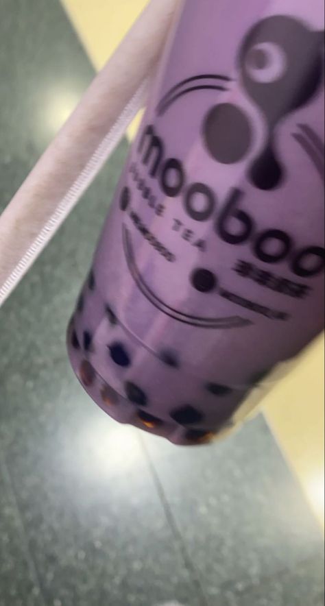 Boba Taro, Boba Tea Aesthetic, Bubble Tea Aesthetic, Taro Milk Tea, Tea Aesthetic, Boba Drink, Cute Relationship Photos, Sophomore Year, Boba Tea