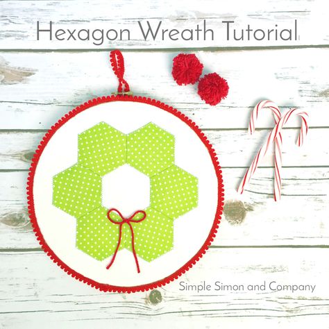 DIY Hexagon Wreath Tutorial - this would make such a cute Christmas gift! Hexagon Wreath, Hexagon Quilting, Kids Party Crafts, Hexie Quilt, Tshirt Quilt, Quilting Room, Diy And Crafts Sewing, Hexagon Quilt, Cute Christmas Gifts