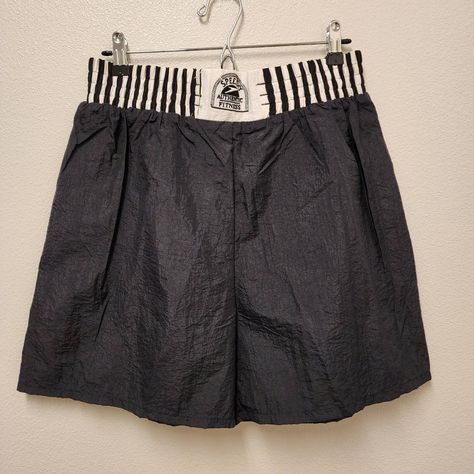 Vintage 1980's Speedo Black Striped Boxing Shorts Wrestling Nwt Women's Size L Brand New With Tags. Original Tags Still Attached. 1980's Edition. Black With White Striped Waist Band. Elastic Waist Band. High Rise With Baggy Feel. Above The Knee Length. Slits On Sides. Brand New With Tags. No Tears, Rips, Pulls Or Stains. Fast Shipper, Shipped Within 24 Hours Of Purchase. Material: 100% Nylon Approximate Dimensions (Not Stretched) Waist Across:15" Stretches Easily To 20" Rise: 14" Inseam: 5" Mesh Activewear, Boxing Clothes, Robin Jeans, Boxing Shorts, High Waisted Black Jeans, Running Shorts Women, Black Jean Shorts, Active Wear Shorts, High Waisted Jean Shorts