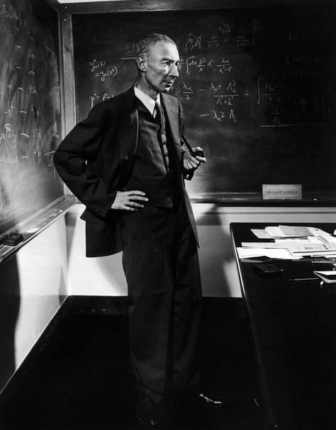 Robert Oppenheimer – Yousuf Karsh Yousuf Karsh, J Robert Oppenheimer, Robert Oppenheimer