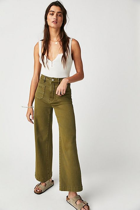 Haute Couture, Couture, Free People Green Pants, Front Patch Pocket Jeans Outfit, Dressing For Large Bust Body Types, Minimalist Earthy Fashion, Cool California Style, Classic Style Women Spring, Effortless Chic Outfits Summer