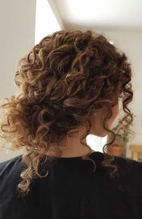 a curly messy low bun with bangs is a timeless idea for girls with curls   looks very pretty and relaxed Natural Curly Hair, Natural Curls, Hairstyles For Naturally Curly Hair, Low Bun Hairstyles, Curly Wedding Hair, Naturally Curly Hair, Curly Hair Updo, Natural Hair Braids, 짧은 머리