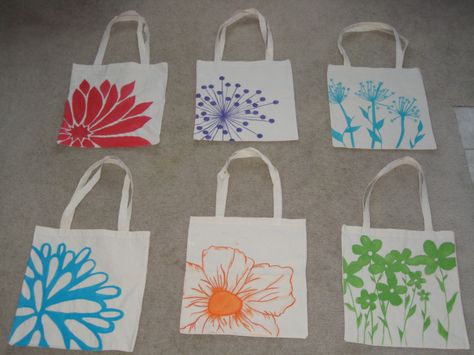 DIY Bridesmaids Tote bags / Hand painted for my lovely ladies Painting Backpack Ideas, Bag Painting Ideas, Tote Bag Painting Ideas, Tote Bag Painting, Painting Backpack, Painted Canvas Bags, Plain Tote Bags, Canvas Bag Diy, Bag Painting