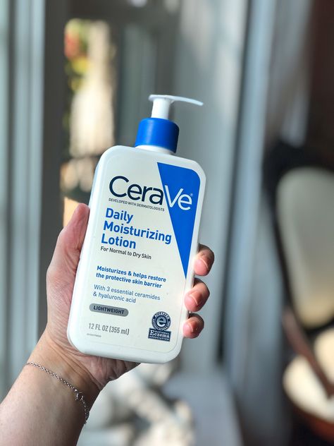 A Beginner's Guide to CeraVe Skincare - We are glamerus Cerave Moisturizer Lotion, Cerave Moisturizer Aesthetic, Cera Ve Moisturiser, Cera Skincare, Cerave Skincare Before And After, Cerave Skincare Aesthetic, Cerave Aestethic, Cerave Lotion, Cerave Moisturizing Lotion