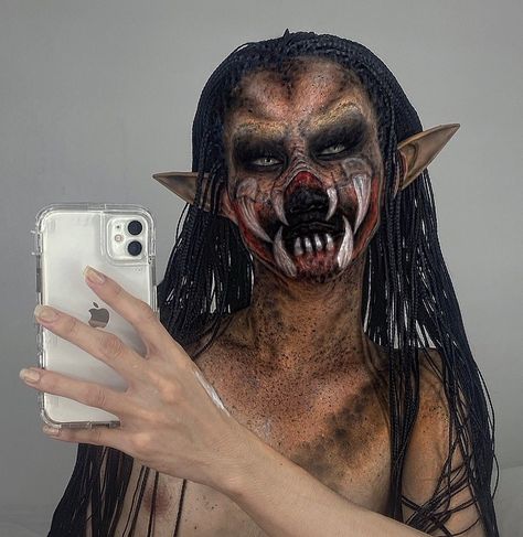 Bodypainting, Horror Face Makeup, Detailed Halloween Makeup, Haunt Makeup Ideas, Scary Demon Makeup, Terrifying Halloween Makeup, Horror Movie Makeup Looks, Horror Sfx Makeup, Scary Makeup Looks Halloween Ideas