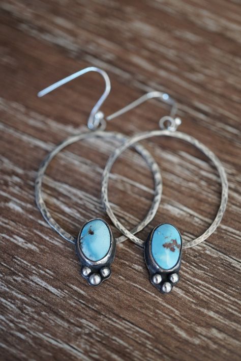 The elegant dangle hoop that goes with any outfit. Simple, yet elegant style at home or at a special occasion. Completely handmade Sterling Silver jewelry with accent stones of either Turquoise or Variscite.  *All sales are final. Artisan Silver Jewelry, Metal Jewelry Handmade, Primitive Jewelry, Silversmithing Jewelry, Silver Smithing, Sundance Jewelry, Silversmith Jewellery, Outfit Simple, Handmade Silver Jewellery