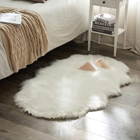 Amazon.com: MIULEE Luxury Super Soft Fluffy Area Rug Faux Fur Sheepskin Rug Decorative Plush Shaggy Carpet for Bedside Sofa Floor Nursery 3 x 5 Feet, White : Everything Else White Rug Bedroom, White Fluffy Rug, Shaggy Bathroom Rugs, White Fur Rug, Fluffy Area Rug, Rug Room Decor, Fluffy Rugs, Plush Rugs, Fuzzy Rug